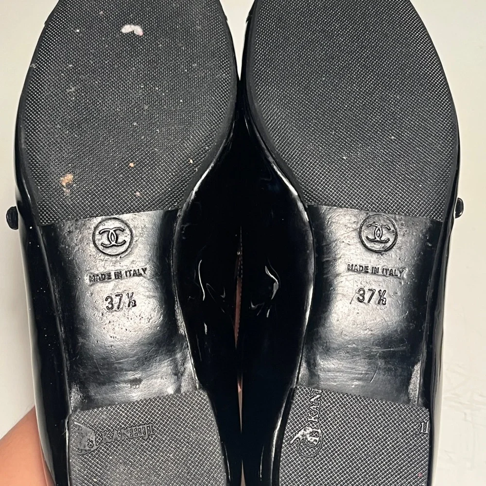 CHANEL Black Patent Leather Flats with Silver Floral Accents - Picture 6 of 14